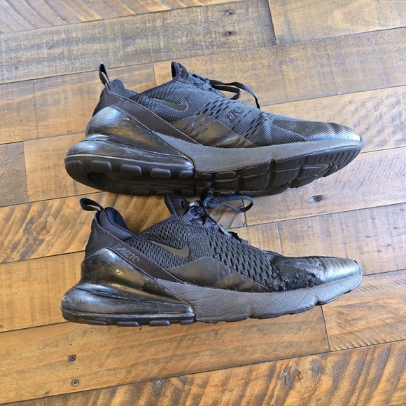 Nike Air Max 270 - Picture 2 of 9